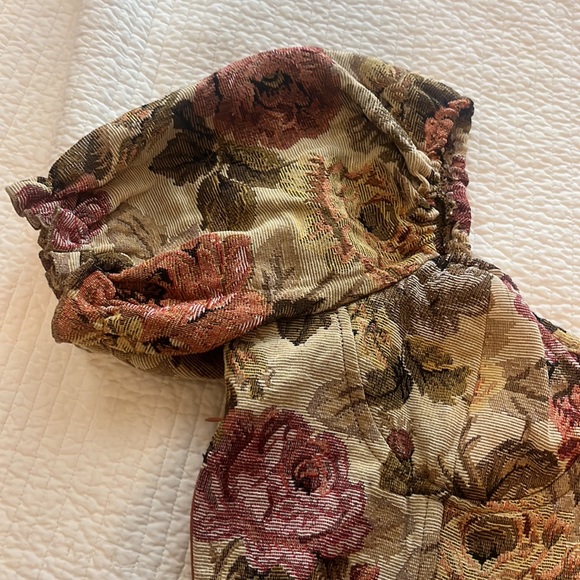 SHEIN - Cropped Tapestry Boned Top/ Medium - Picture 4 of 8